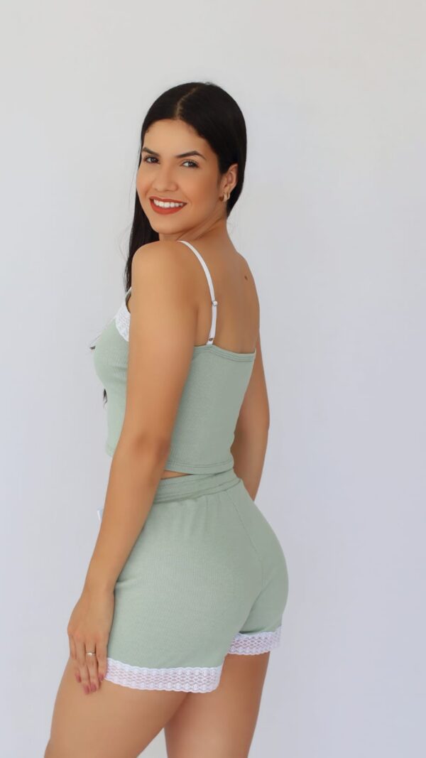 Baby Doll em Malha Ribana com Renda no Short e Blusa - Image 2